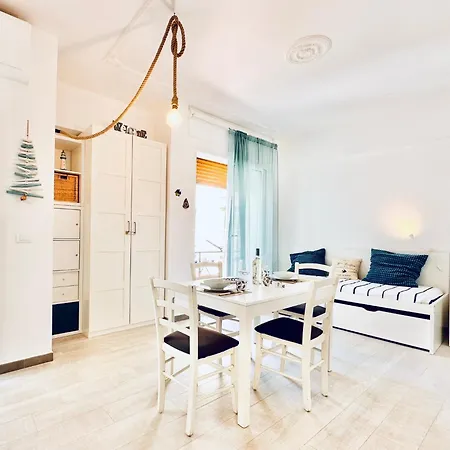 Hostdomus - Sun Apartment